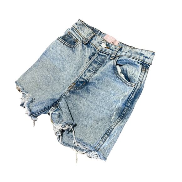 Revice 26 Light Wash Denim Cut Offs Jean Shorts Butt Rip 3 Inseam Button Fly - Picture 2 of 7